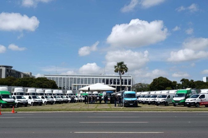 GDF reforça Saúde com 56 novos veículos para logística e vacinação
- (crédito: João Pedro Zamora/CB) GDF reforça Saúde com 56 novos veículos para logística e vacinação
- (crédito: João Pedro Zamora/CB)