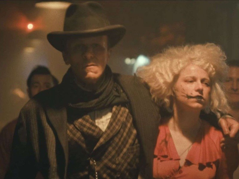 A noiva!: retratos de crimes e paixões, com Christian Bale e Jessie Buckley  -  (crédito:  Warner)