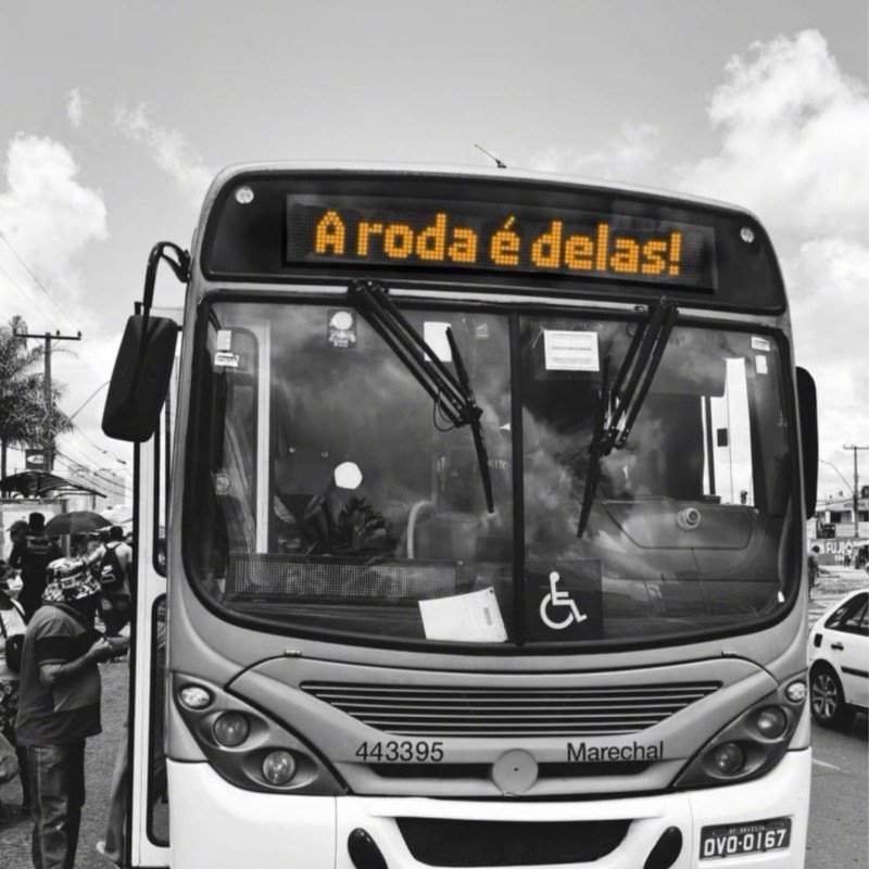 Sambistas ocupam o Terminal Rodovi&aacute;rio do Setor O, em Ceil&acirc;ndia, durante a edi&ccedil;&atilde;o especial da Rodovi&aacute;ria do Samba dedicada &agrave;s mulheres