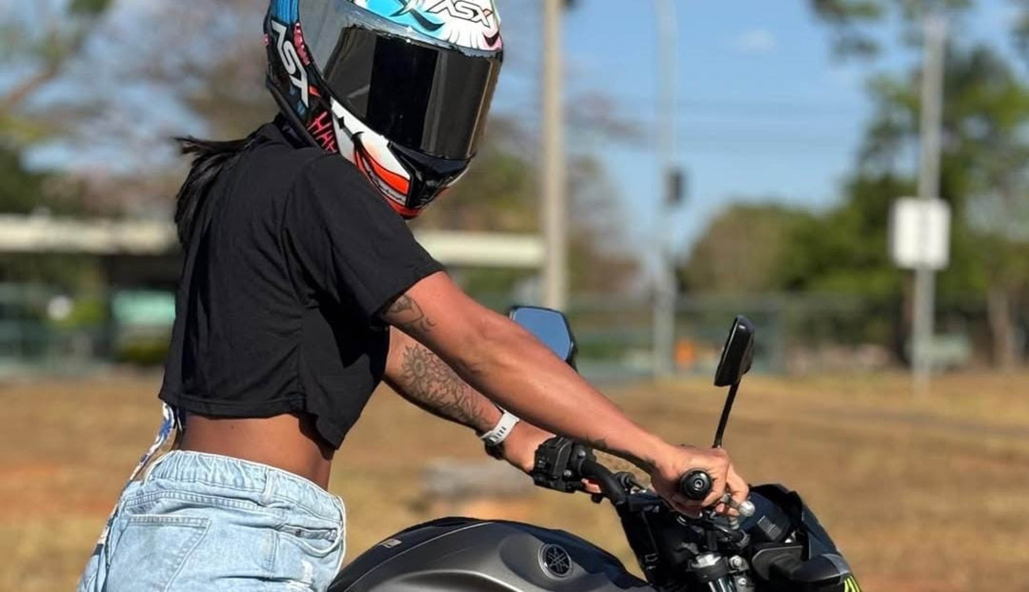 Karla Thaynnara, 25 anos, morre ap&oacute;s acidente envolvendo moto