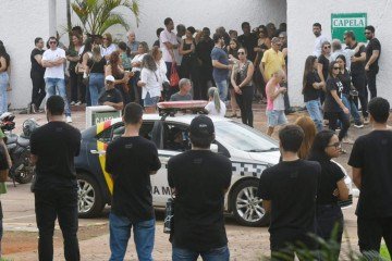 Enterro de José Carlos e Karla Thaynnara -  (crédito: Ed Alves/ CB DA.Press)