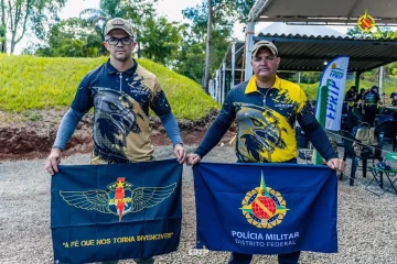 Dois representantes da PMDF são destaques na competição de tiro prático -  (crédito: Divulgação/PMDF)