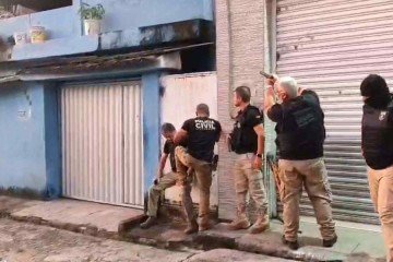 A ação foi coordenada pela 17ª Delegacia de Polícia (Taguatinga Norte), com apoio da Polícia Civil de Pernambuco - (crédito: Divulgação/PCDF) A ação foi coordenada pela 17ª Delegacia de Polícia (Taguatinga Norte), com apoio da Polícia Civil de Pernambuco - (crédito: Divulgação/PCDF)
