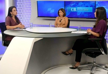  A secret&aacute;ria de Mulher, Giselle Ferreira (E), e as jornalistas Sibele Negromonte (C) e Mila Ferreira -  (crédito:  Marcelo Ferreira/CB/D.A Press) - A secret&aacute;ria de Mulher, Giselle Ferreira (E), e as jornalistas Sibele Negromonte (C) e Mila Ferreira -  (crédito:  Marcelo Ferreira/CB/D.A Press)