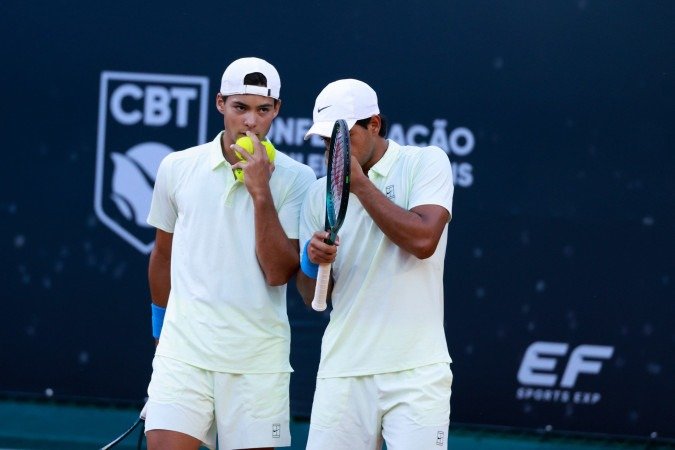 Guto Miguel comemora vit&oacute;ria na primeira rodada do Bras&iacute;lia Tennis Open, no Iate Clube