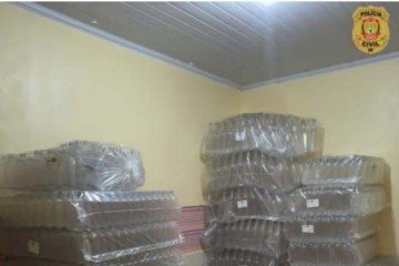 PCDF apreende mais de duas toneladas de mel adulterado em fábrica clandestina -  (crédito: DIvulgação / PCDF)