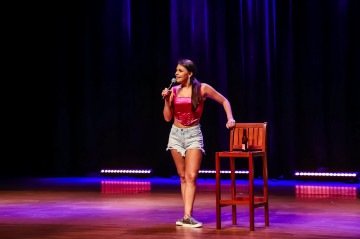 A comediante Bruna Louise traz à capital um show inédito de stand-up. ‘Meus 15 anos’ chega em Maio 
 -  (crédito: Divulgação)