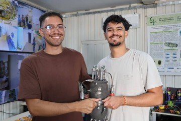  Alunos do projeto na UnB Patrick Rafael e Enrique Teixeira: inspira&ccedil;&otilde;es internacionais -  (crédito:  Bruna Gaston CB/DA Press)