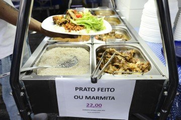 O brasiliense continua saindo para comer fora, mas está mais atento ao custo-benefício, diz Abrasel -  (crédito: Minervino Júnior/CB/D.A.Press)