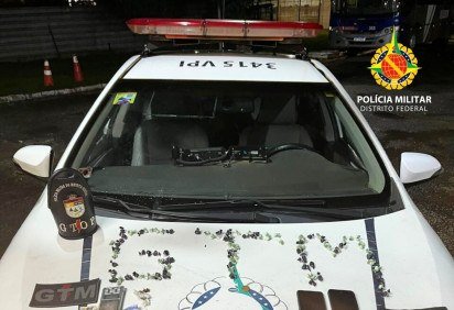 PM prende dois suspeitos por tráfico de drogas em Itapoã -  (crédito: Divulgação / PMDF) -PM prende dois suspeitos por tráfico de drogas em Itapoã -  (crédito: Divulgação / PMDF)