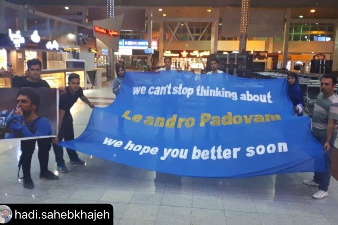 Iranianos mandaram pensamentos positivos para Padovani ap&oacute;s les&atilde;o: "N&atilde;o conseguimos parar de pensar em Leandro Padovani. Esperamos que melhore logo"