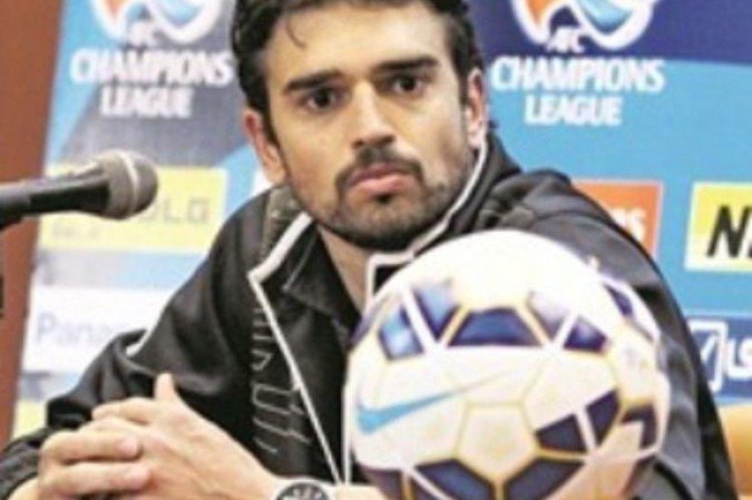 Padovani em entrevista coletiva pós-jogo no Irã