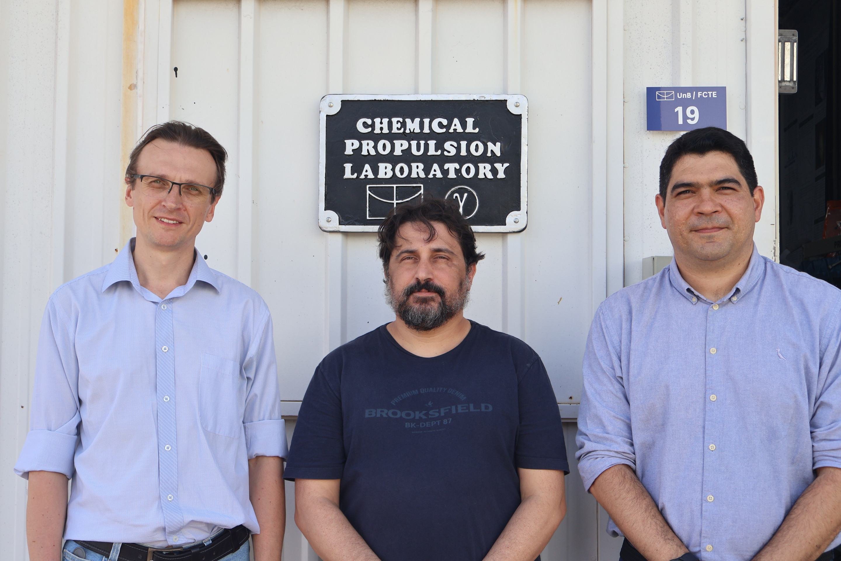  Pesquisadores Oleksyi Shynkarenko e Artur Bertoldi (UnB) e Henrique Oliveira (Senai)