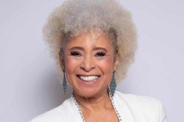 Sonia Guimarães trabalha na defesa da diversidade na ciência, ministrando palestras para estudantes do ensino médio
 -  (crédito: Larissa Isis)