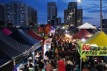 Passam mais de 5 mil pessoas pela feira noturna da Samambaia -  (crédito: Fotos: Ed Alves/CB/DA Press)