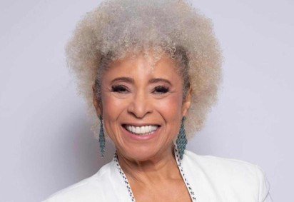 Sonia Guimarães trabalha na defesa da diversidade na ciência, ministrando palestras para estudantes do ensino médio
 -  (crédito: Larissa Isis)