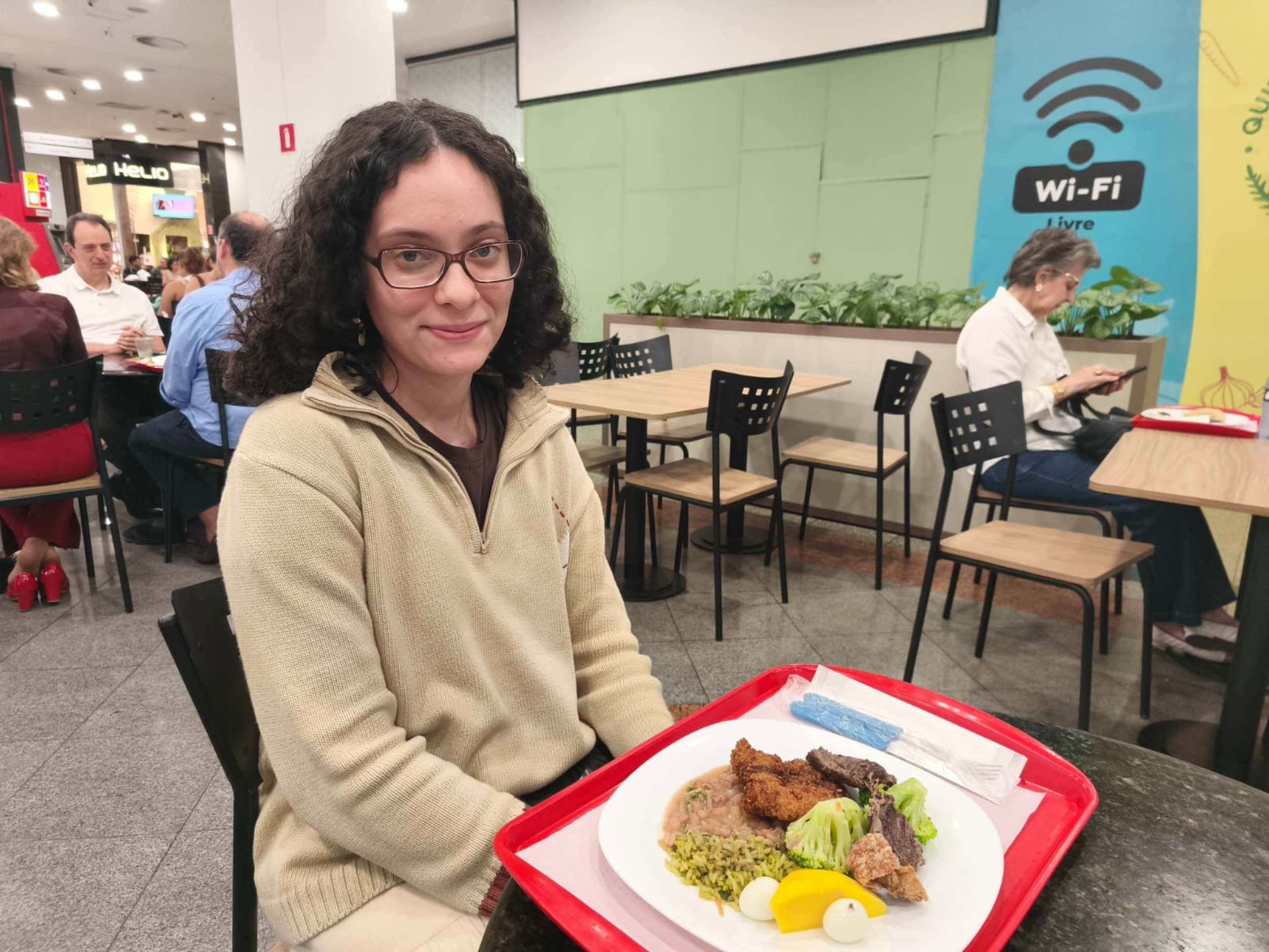 Larissa de P&aacute;dua: procura por op&ccedil;&otilde;es mais baratas