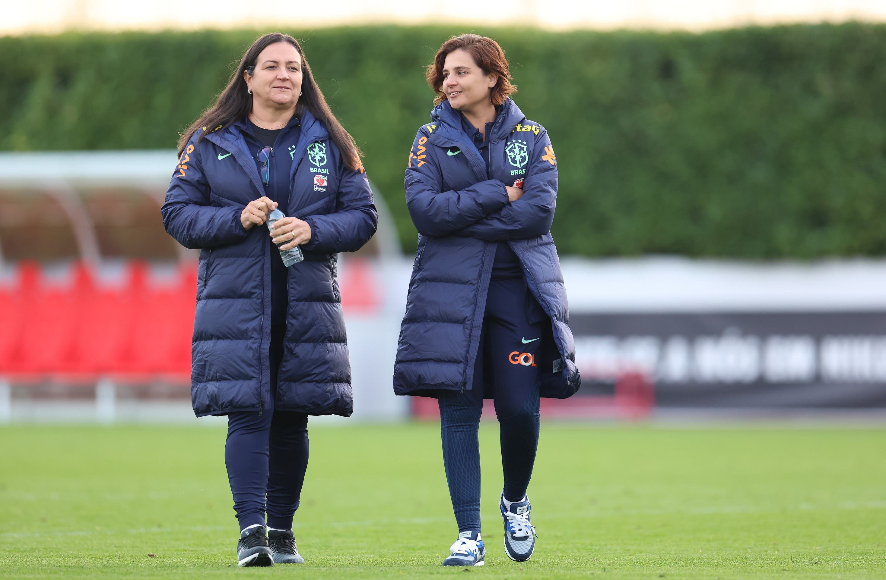 Lugar de mulher é na comissão técnica de Carlo Ancelotti na Seleção