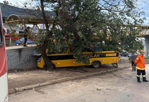  O sinistro ocorreu por volta 8h15, na altura do km 22, próximo a Candangolândia, sentido Plano Piloto-DF -  (crédito: Divulgação/CBMDF )