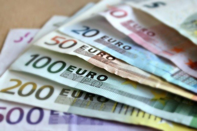 A zona do euro (ou eurozona) é uma união monetária e econômica que reúne os países da União Europeia que adotaram o euro como moeda oficial. - (crédito: Marta Posemuckel/Pixabay) A zona do euro (ou eurozona) é uma união monetária e econômica que reúne os países da União Europeia que adotaram o euro como moeda oficial. - (crédito: Marta Posemuckel/Pixabay)