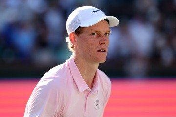 O tenista italiano Jannik Sinner, atual número 1 do mundo - (crédito: CLIVE BRUNSKILL/ Getty Images via AFP) O tenista italiano Jannik Sinner, atual número 1 do mundo - (crédito: CLIVE BRUNSKILL/ Getty Images via AFP)