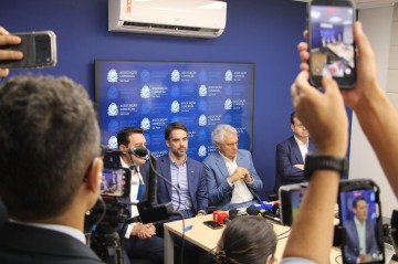 Kassab e os três governadores cotados para disputar o Planalto pelo PSD conversaram com jornalistas nesta segunda (9/3) -  (crédito: Cesar Bruneli/ACSP)