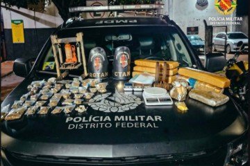 PMDF prende homem por tráfico de drogas e apreende munições e materiais utilizados na traficância em Valparaíso (GO) -  (crédito: Divulgação/PMDF)