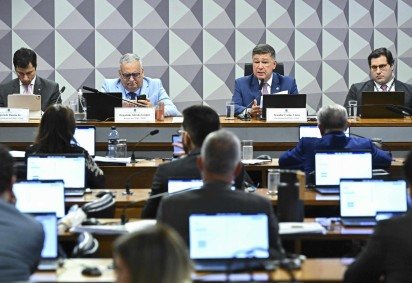 Carlos Viana (D) negou vazamento: 