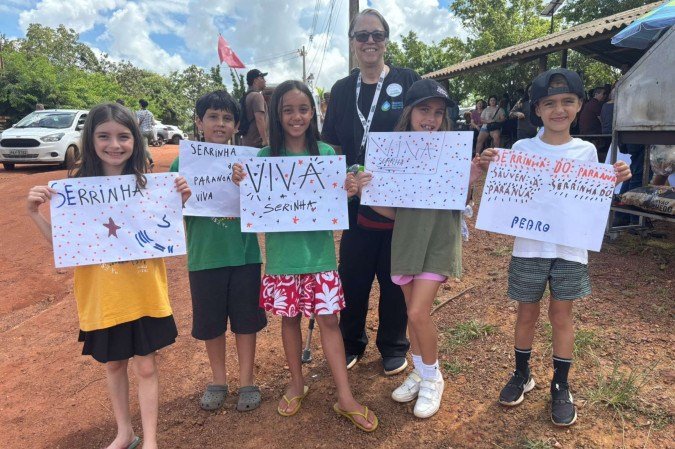 Estudantes se reúnem durante ato contra projeto de lei que entrega da Serrinha do Paranoá ao BRB -  (crédito: Arquivo pessoal)