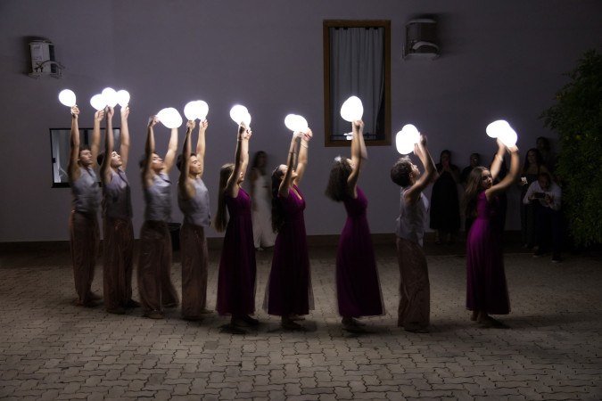 Espetáculo começou com apresentação de dança no pátio do teatro. - (crédito: Marcus Xavier Castello Studio) Espetáculo começou com apresentação de dança no pátio do teatro. - (crédito: Marcus Xavier Castello Studio)