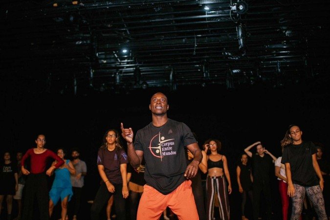 Projeto Raízes em Movimento oferece aulas gratuitas de segunda a sábado
 -  (crédito: Divulgação/ Projeto Raízes em Movimento)