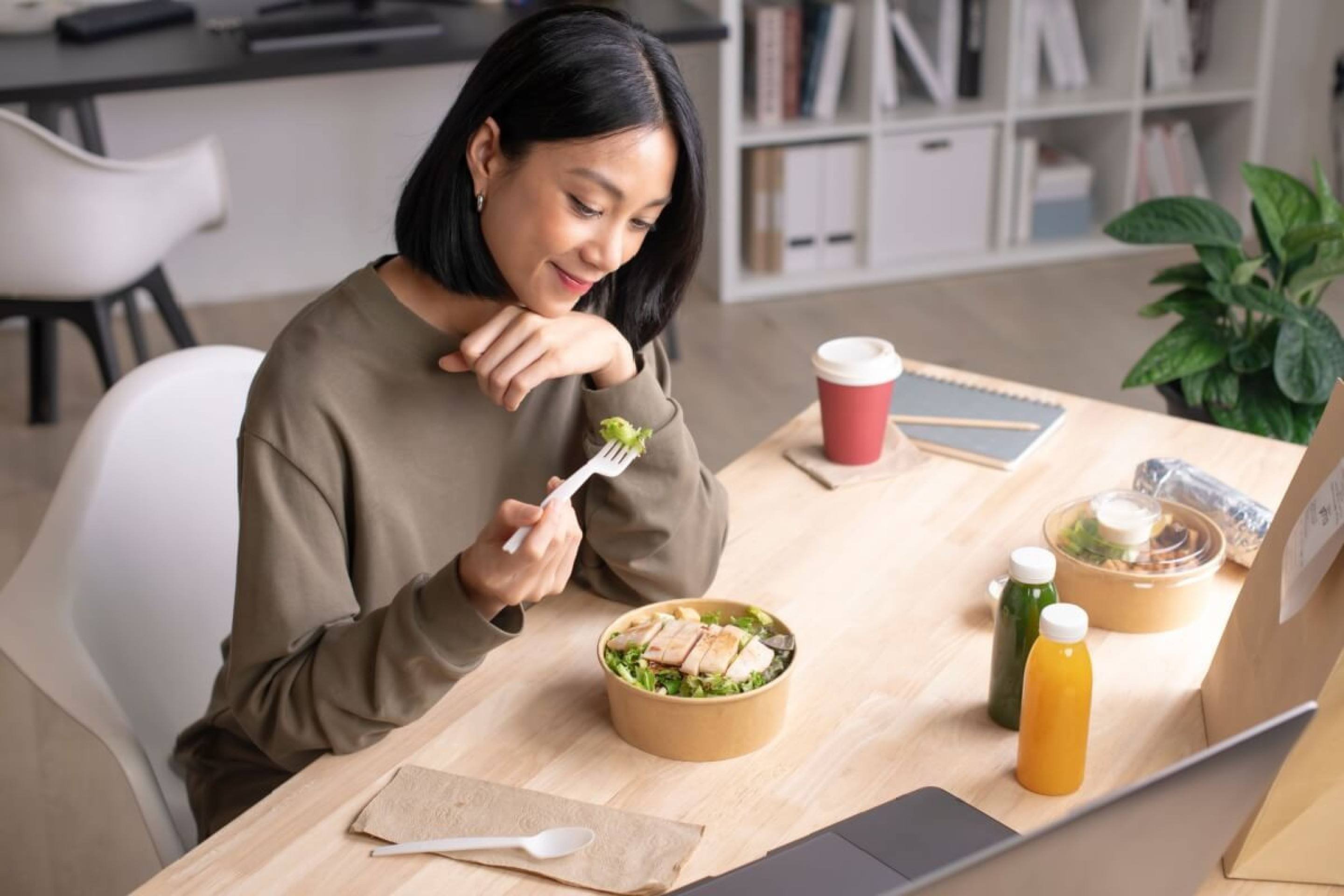 O equilíbrio alimentar se constrói no padrão geral da rotina (Imagem: amenic181 | Shutterstock)
- (crédito: EdiCase) O equilíbrio alimentar se constrói no padrão geral da rotina (Imagem: amenic181 | Shutterstock)
- (crédito: EdiCase)