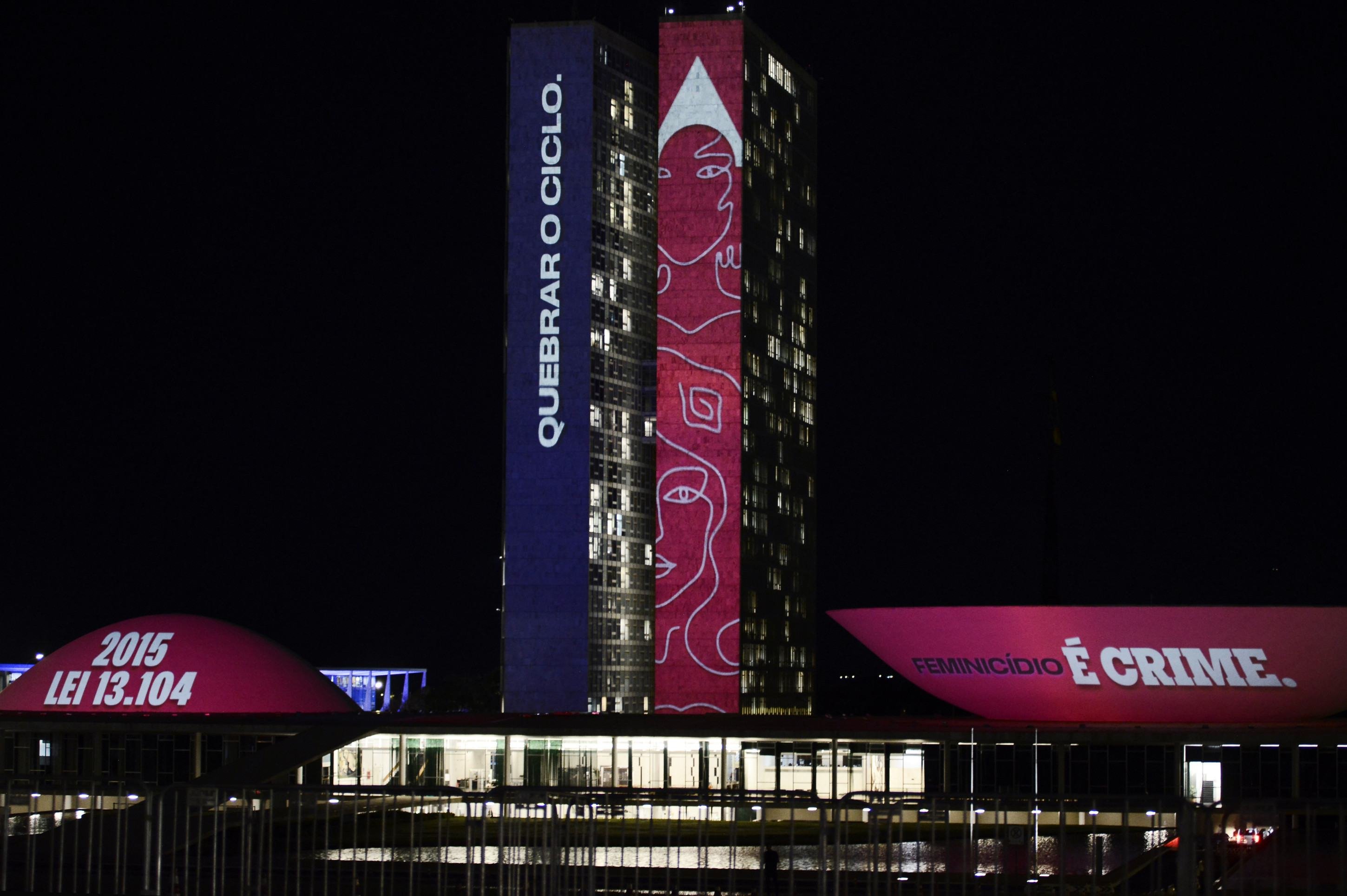 Projeção no Congresso Nacional destaca 11 anos da Lei do Feminicídio