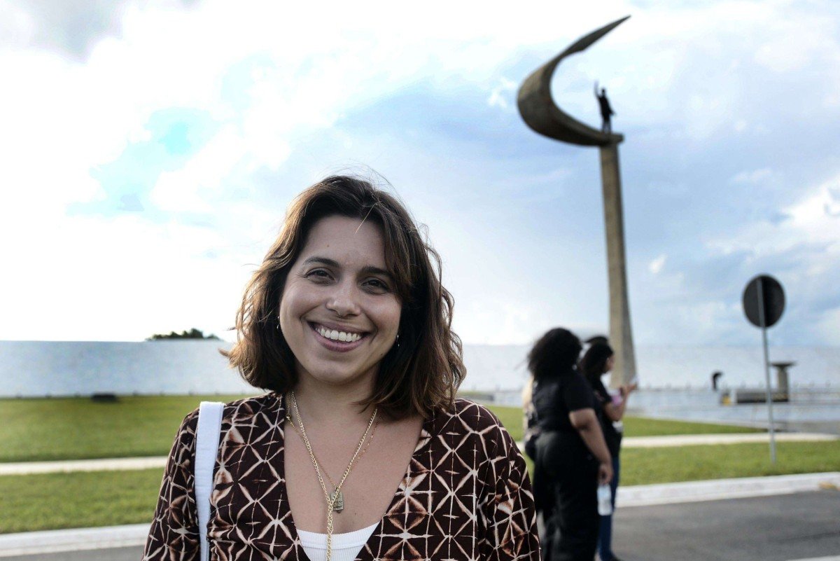 De Niter&oacute;i, Cl&aacute;udia Ferrari diz conta que gostou de conhecer os assuntos que ela conhecia somente pelos livros