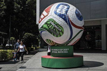 A Fifa reafirmou que a Copa do Mundo de 2026 será realizada conforme o planejamento, mesmo diante do aumento das tensões militares no cenário internacional -  (crédito: YURI CORTEZ / AFP)
