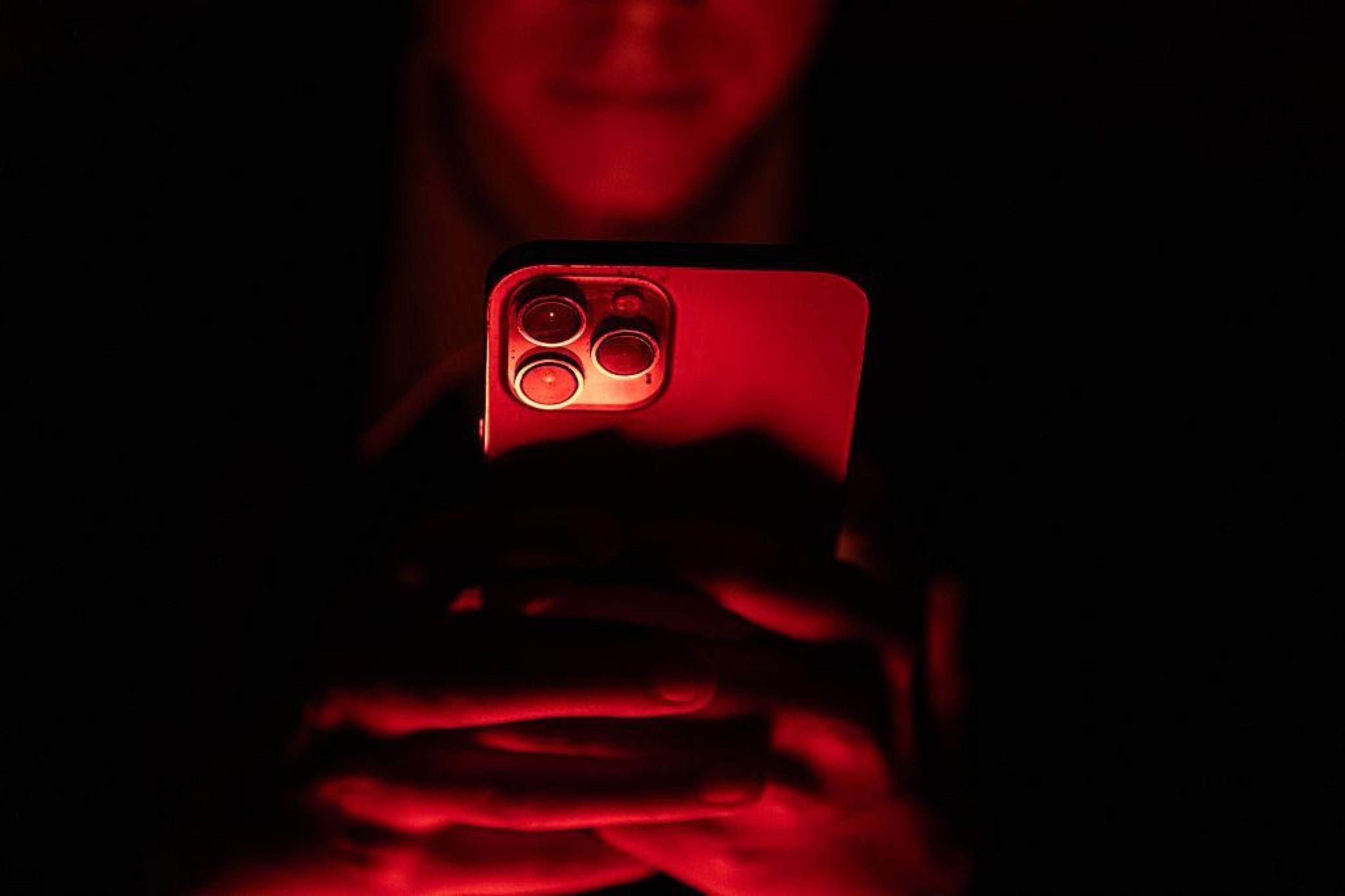 Influenciadores e políticos sugerem que os homens precisam reafirmar sua dominância, segundo uma das autoras do estudo -  (crédito: Getty Images)