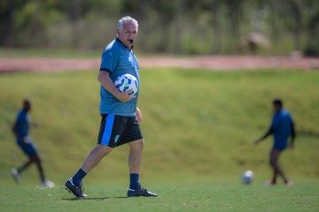 Ex-meia do Santa Cruz, Luizinho Veira acumula disputas na Copa do Brasil como jogador e técnico: a missão é levar o Capital à quarta fase -  (crédito: Ueslei Costa/Capital)