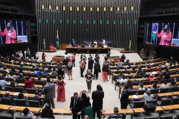 Sess&atilde;o solene na C&acirc;mara presta homenagem a Marielle Franco oito anos ap&oacute;s o assassinato da vereadora
 -  (crédito: Bruno Spada/C&acirc;mara dos Deputados)