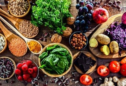 Presentes em grãos, frutas e vegetais, as fibras contribuem para a saúde intestinal e metabólica, ajudando a prevenir diversas doenças (Imagem: monticello | Shutterstock) -  (crédito: EdiCase) -Presentes em grãos, frutas e vegetais, as fibras contribuem para a saúde intestinal e metabólica, ajudando a prevenir diversas doenças (Imagem: monticello | Shutterstock) -  (crédito: EdiCase)