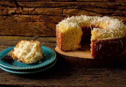 Bolo de coco (Imagem: Estudio Originar | Shutterstock) -  (crédito: EdiCase) -Bolo de coco (Imagem: Estudio Originar | Shutterstock) -  (crédito: EdiCase)