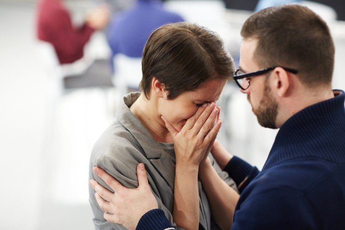 Helpful man reassuring upset woman at course of psychological support
- (crédito: Freepik) Helpful man reassuring upset woman at course of psychological support
- (crédito: Freepik)