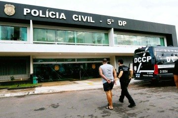Mais de 150 policiais cumprem 23 mandados de prisão preventiva e 28 de busca e apreensão -  (crédito: Ed Alves/CB/D.A Press)