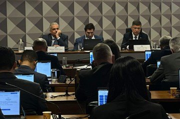 Durante a reunião, o presidente da CPMI informou a retirada de pauta de dois requerimentos que solicitavam a convocação do ex-presidente do BC Roberto Campos Neto  -  (crédito: Danandra Rocha/CB/DA.Press)