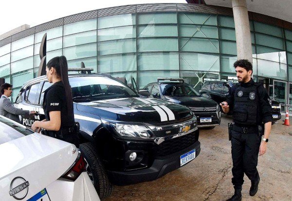 MP apura desvio milion&aacute;rio na Secretaria de Educa&ccedil;&atilde;o; buscas s&atilde;o feitas na CLDF -  (crédito: Ed Alves/C.B/D.A/Press)