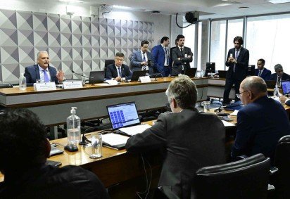 Parlamentares pretendem aprofundar a apura&ccedil;&atilde;o de ind&iacute;cios levantados em investiga&ccedil;&otilde;es e auditorias sobre poss&iacute;veis irregularidades envolvendo descontos associativos aplicados em benef&iacute;cios previdenci&aacute;rios -  (crédito: Foto: Geraldo Magela/Ag&ecirc;ncia Senado) -Parlamentares pretendem aprofundar a apura&ccedil;&atilde;o de ind&iacute;cios levantados em investiga&ccedil;&otilde;es e auditorias sobre poss&iacute;veis irregularidades envolvendo descontos associativos aplicados em benef&iacute;cios previdenci&aacute;rios -  (crédito: Foto: Geraldo Magela/Ag&ecirc;ncia Senado)