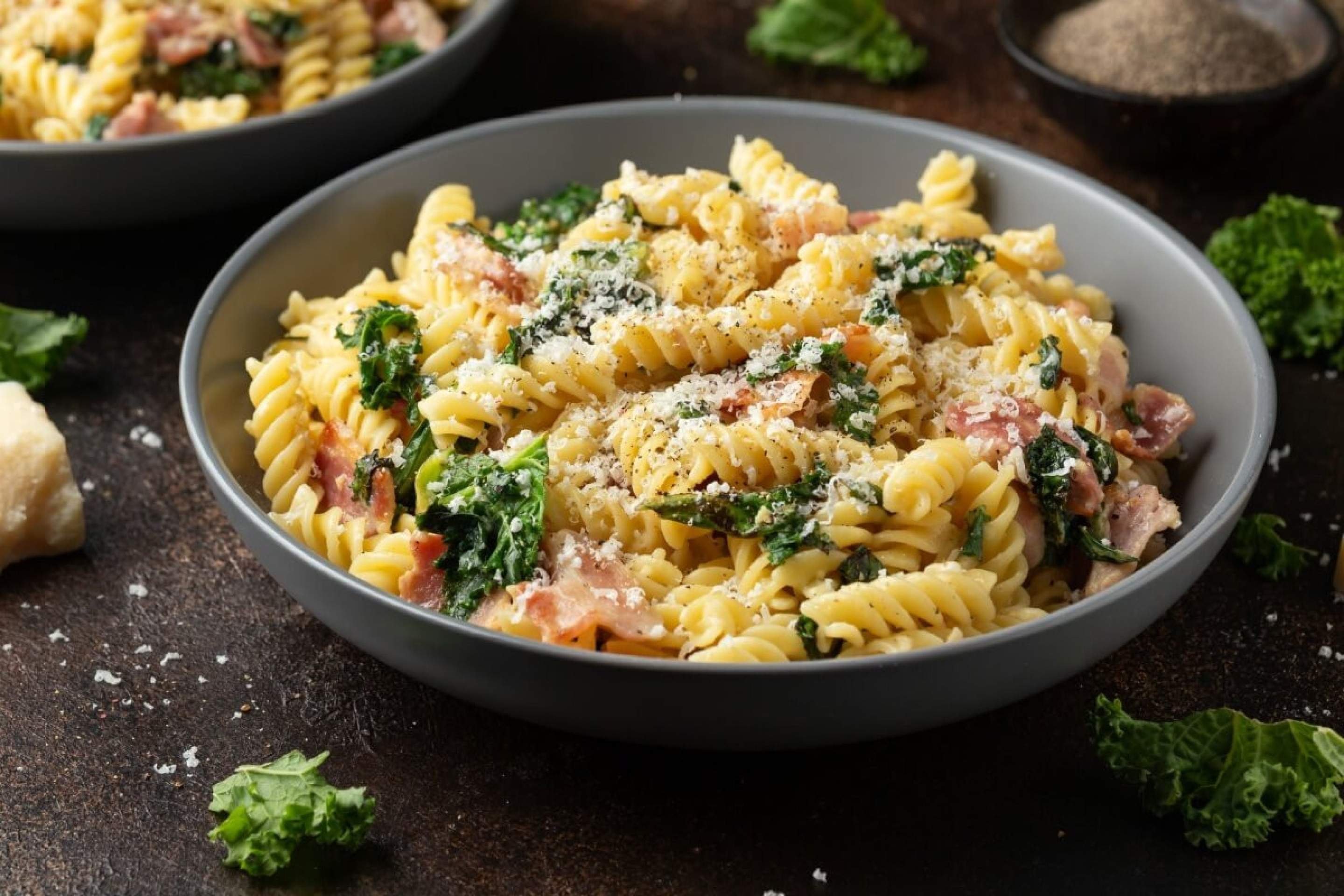 Macarrão com couve e bacon (Imagem: DronG | Shutterstock) - (crédito: EdiCase) Macarrão com couve e bacon (Imagem: DronG | Shutterstock) - (crédito: EdiCase)