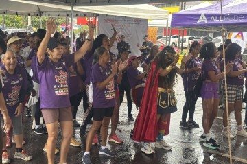 Após a caminhada, o público participou de aulas de alongamento e dança gratuitas - (crédito: Isabela Berrogain/CB/D.A Press) Após a caminhada, o público participou de aulas de alongamento e dança gratuitas - (crédito: Isabela Berrogain/CB/D.A Press)