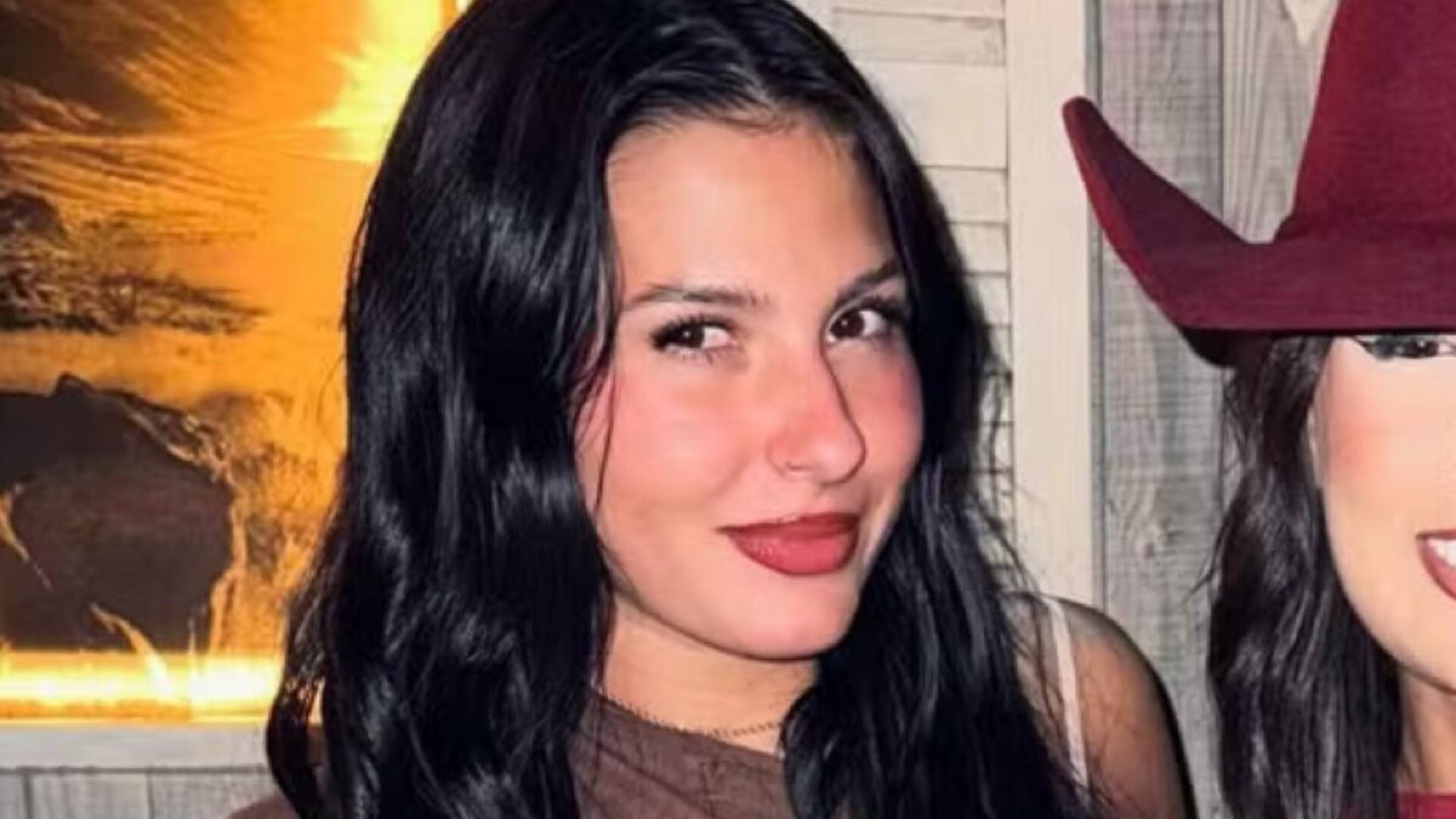 Ana Castela vai no aniversário de sósia e web se confunde: ‘Quem é quem?’ -  (crédito: Observatorio dos Famosos)