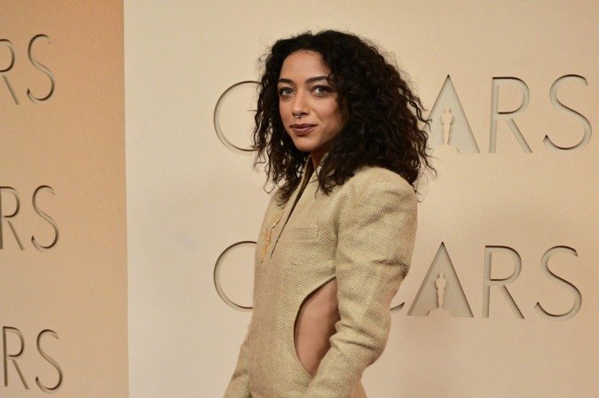 Atriz brasileira Alice Carvalho no Oscar 2026
- (crédito: Photo by Frederic J. Brown / AFP) Atriz brasileira Alice Carvalho no Oscar 2026
- (crédito: Photo by Frederic J. Brown / AFP)