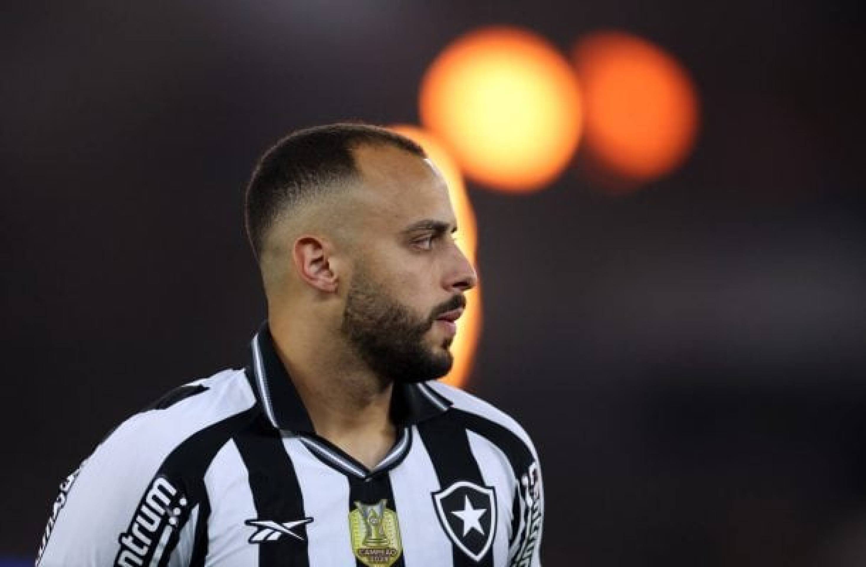 Arthur Cabral entrou na mira do Corinthians - (crédito: Foto: Vitor Silva/Botafogo) Arthur Cabral entrou na mira do Corinthians - (crédito: Foto: Vitor Silva/Botafogo)